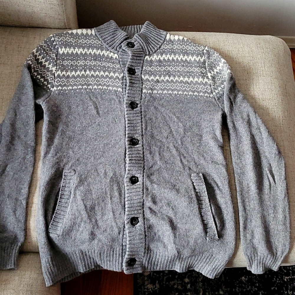 Men's winter cardigan sweater, size Medium